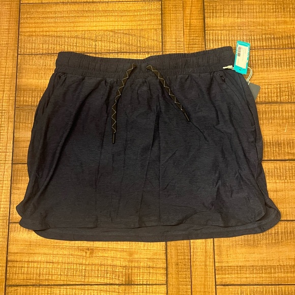 We Wander Dresses & Skirts - We Wander WeFlex Cordia Active Skirt - L